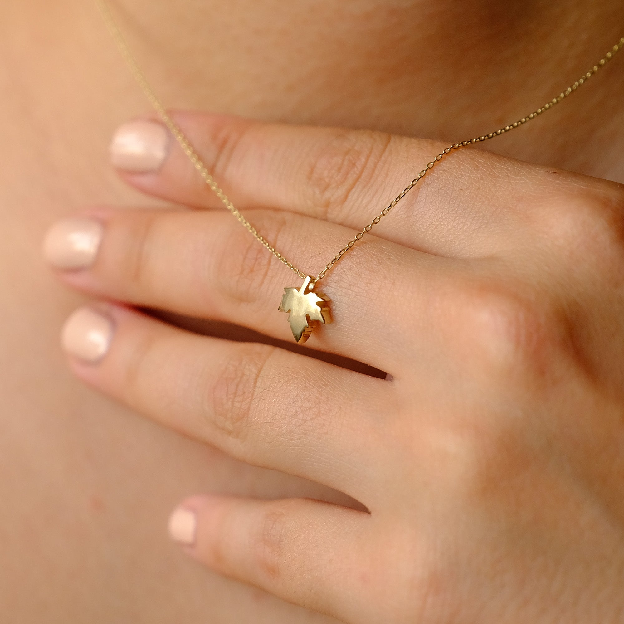 14K Solid Gold Maple Leaf Pendant Necklace