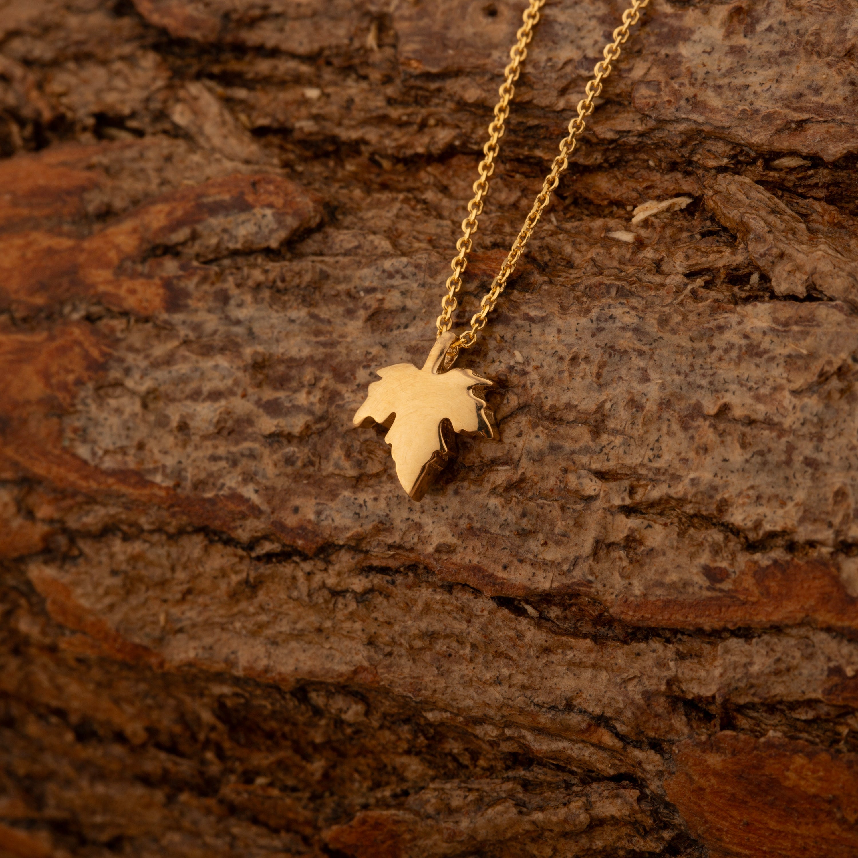 14K Solid Gold Maple Leaf Pendant Necklace