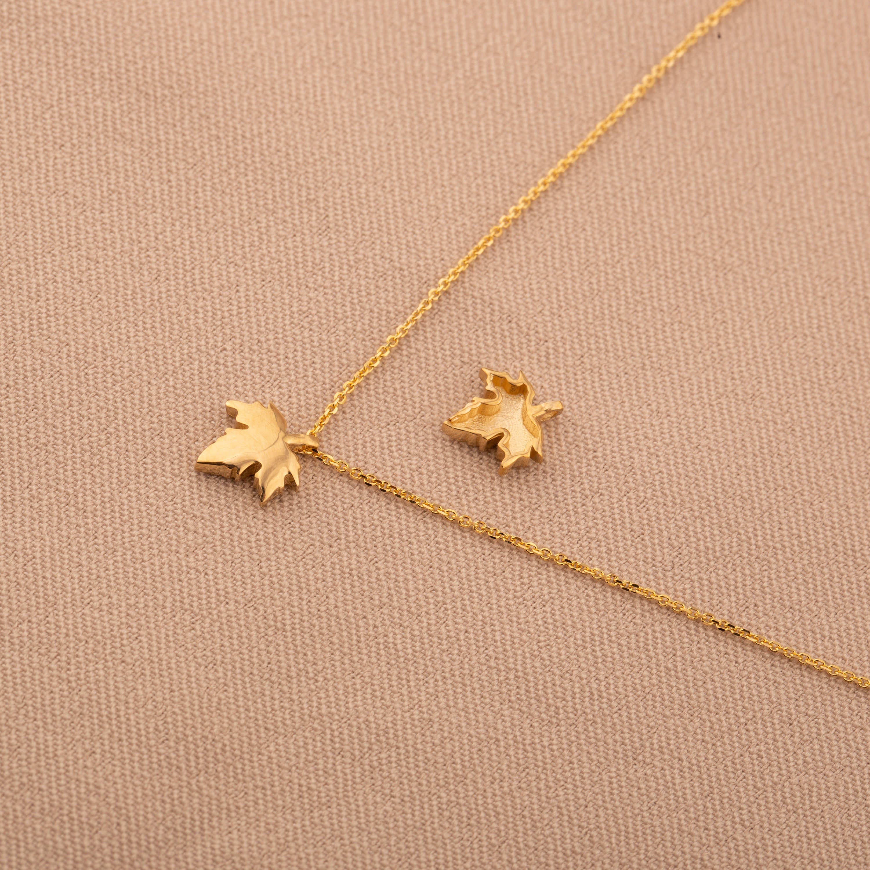 14K Solid Gold Maple Leaf Pendant Necklace