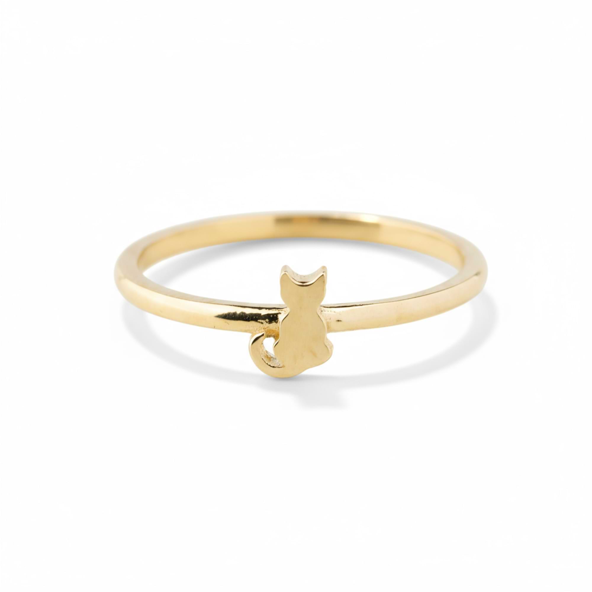 14k Gold cat-shaped ring on a white background