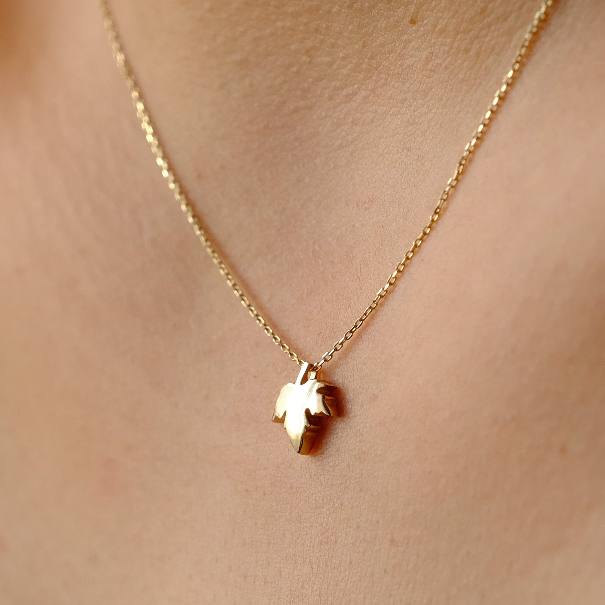 14K Solid Gold Maple Leaf Pendant Necklace