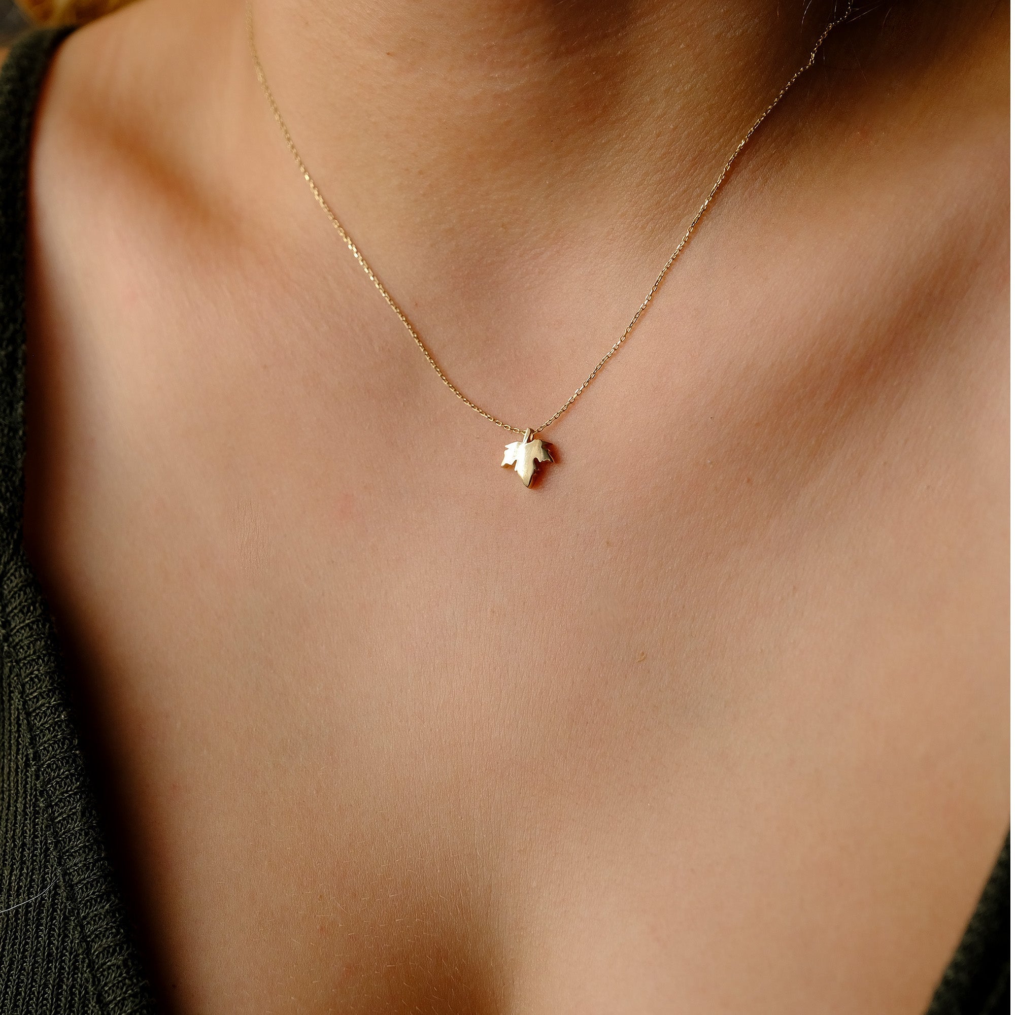 14K Solid Gold Maple Leaf Pendant Necklace