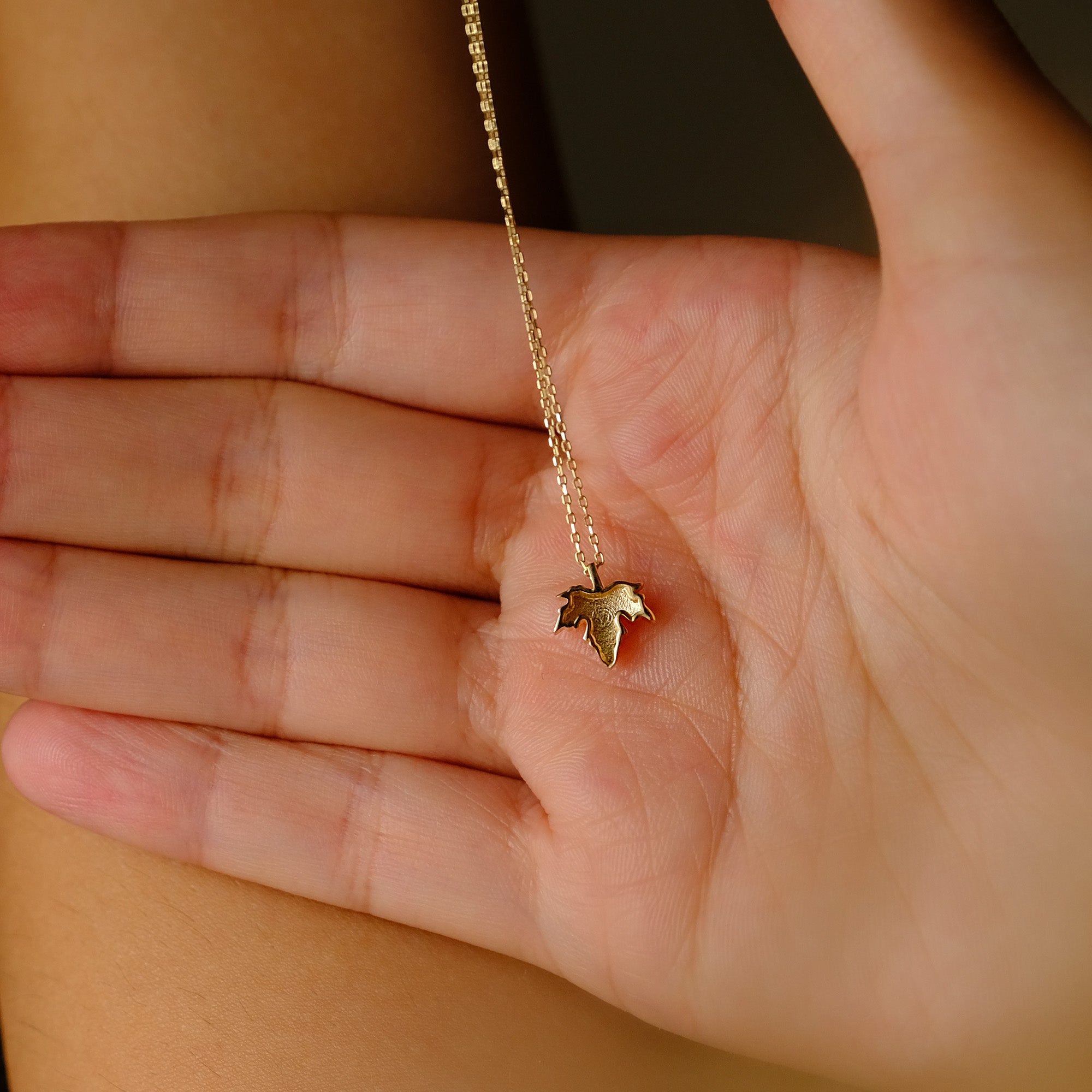 14K Solid Gold Maple Leaf Pendant Necklace