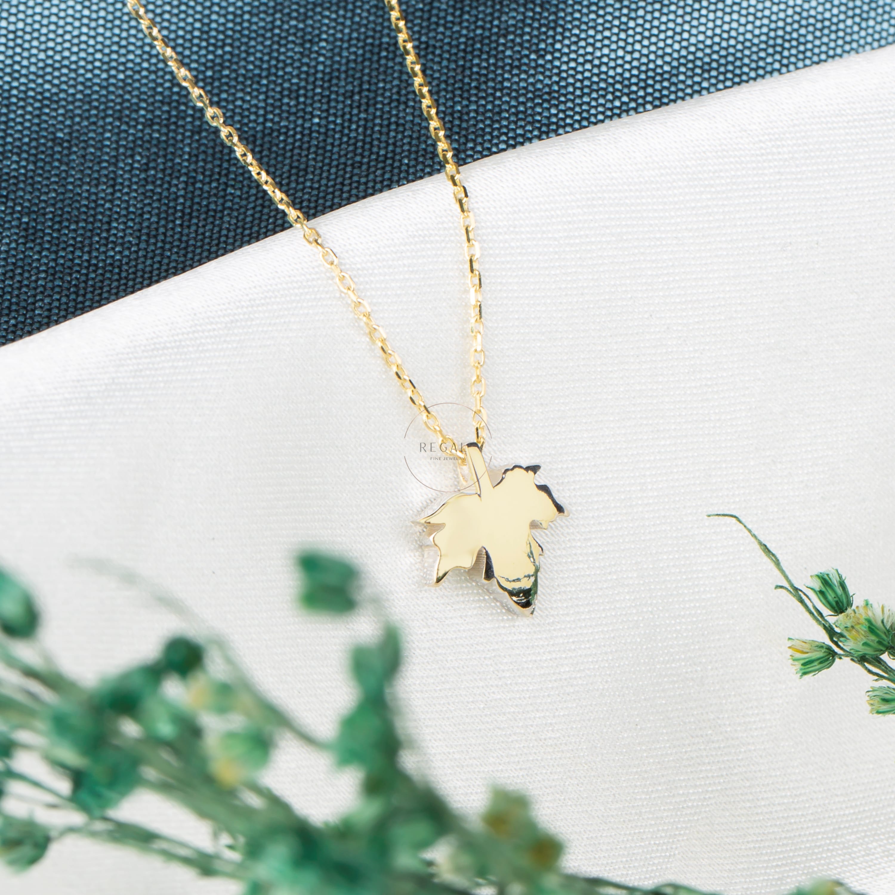 14K Solid Gold Maple Leaf Pendant Necklace